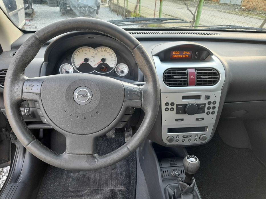 Opel Corsa 1.2 16v - 80кс./2006г/- на части
