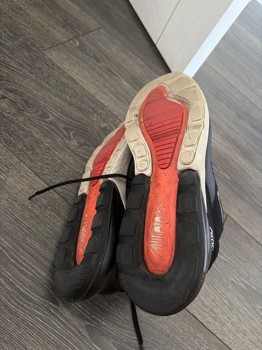 Продам Nike оригинал кроссовки