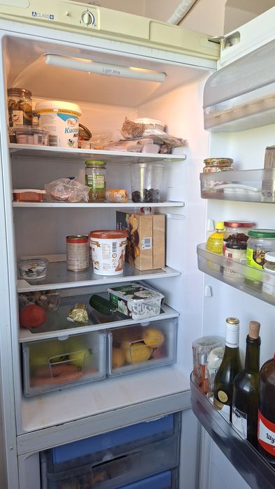 Хладилник с фризер indesit