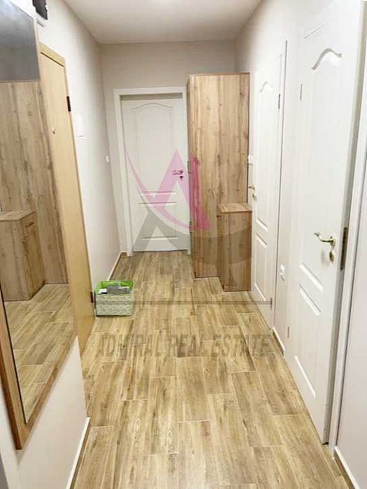 Дава се под наем Тристаен апартамент в Варна, Цветен квартал - 82 кв.м за 614 € - Снимка #1