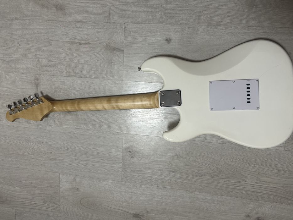Электрогитара/гитара stratocaster