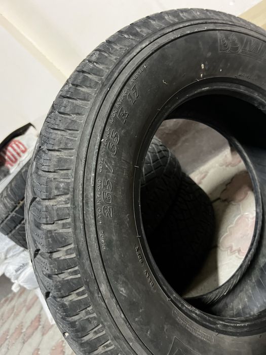 Продам зимнюю резину 265.   65 17 MICHELIN