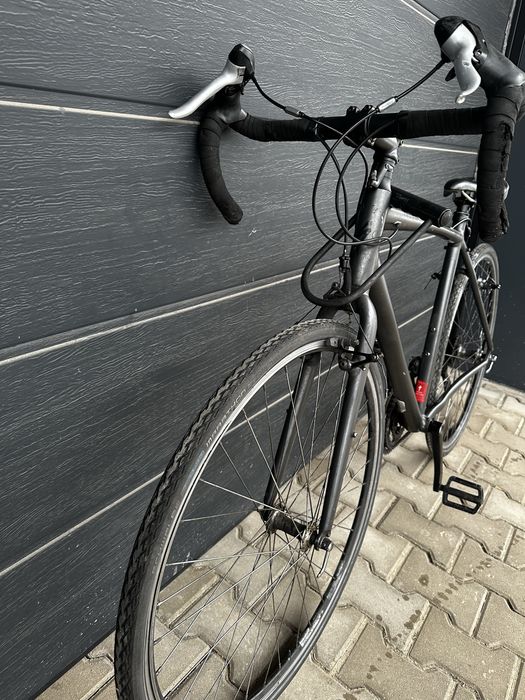 Шосеен велосипед Specialized – 700C  3х8  55см