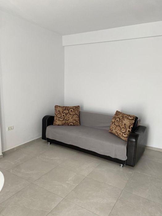 Inchiriez apartament