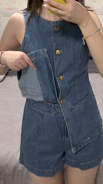 Джинсовый костюм с шортами