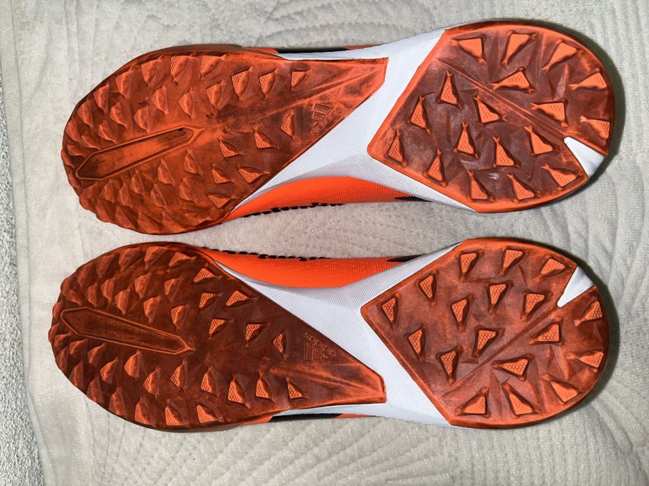 Оригинальные сороконожки adidas predatorTF
