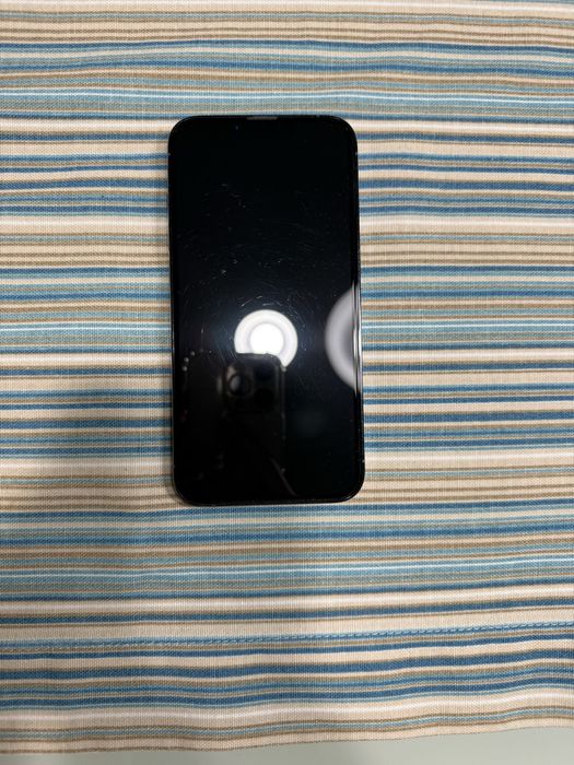 Продавам IPhone 13 pro