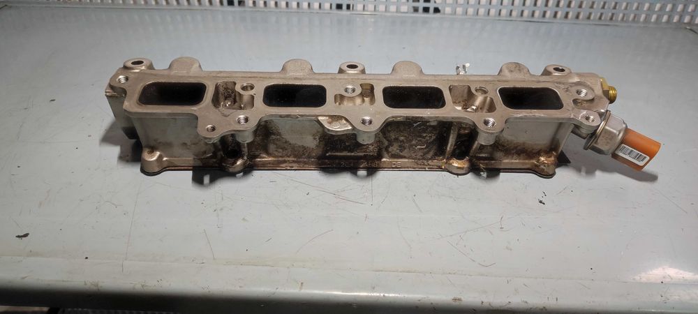 Rampa injectie Volkswagen VW golf 6 variant cod motor CAXA