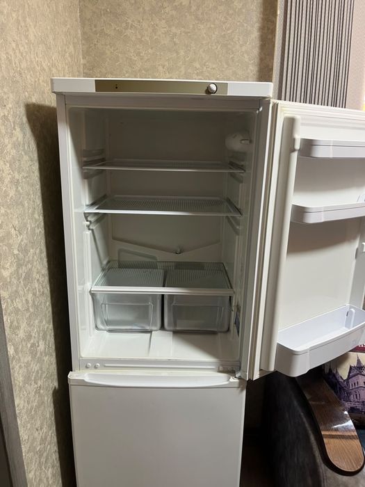 Холодильник indesit