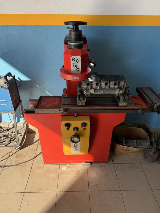 Freză Masina rectificat plan chiuloase si motoare cu masa mobila