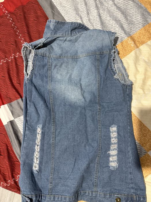 Vesta blug marimea S NOUA