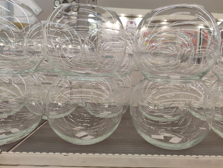 Аквариумы разные