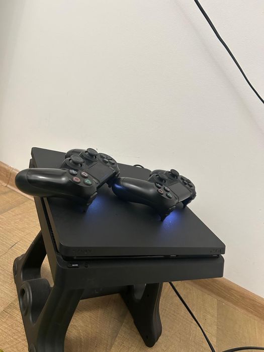 Vand playstation4 slim aprape noi + jocuri !