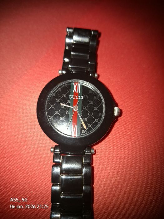 Vând ceas original Gucii
