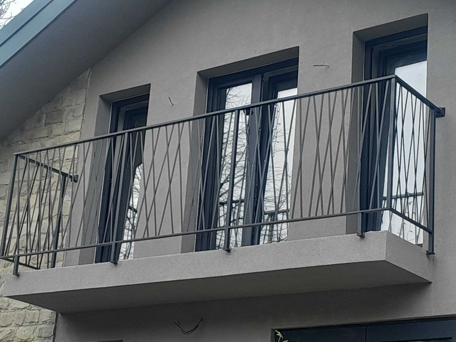 Парапети за стълбища и тераси,врати,портали,огради,  от ковано желязо