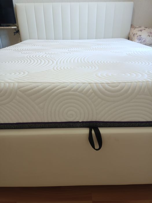 Продается 2-х спальная кровать с анатомическим матрасом