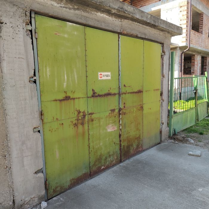 Гаражни и ролетни врати