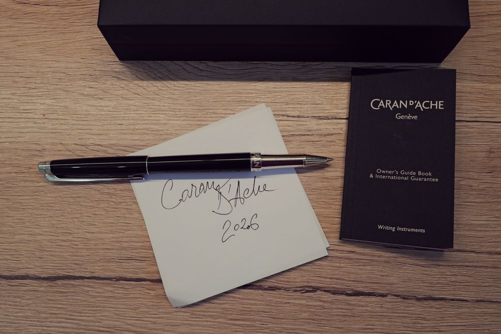 Pix Caran D’Ache Leman Slim Nou elvetian Swiss cutie manual stilou