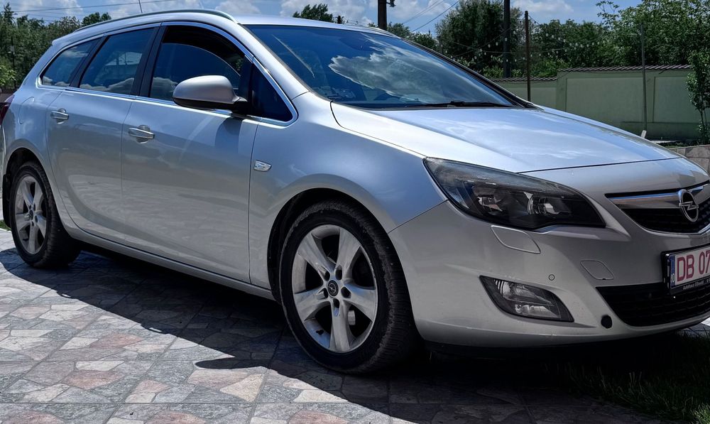 OPEL Astra 2011 — imagine 3