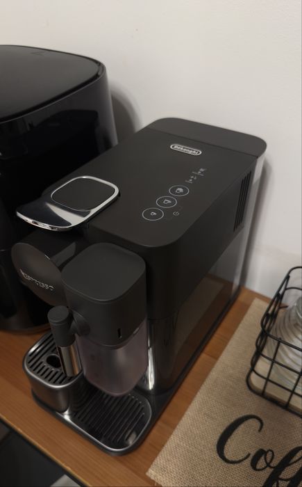 Espressor Nespresso by De’Longhi Lattissima One