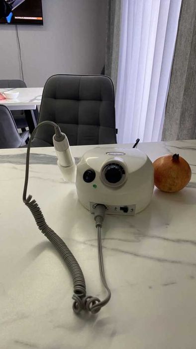 Аппарат для маникюра и педикюра