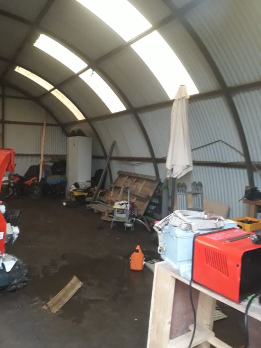 Hala metalica semirotunda