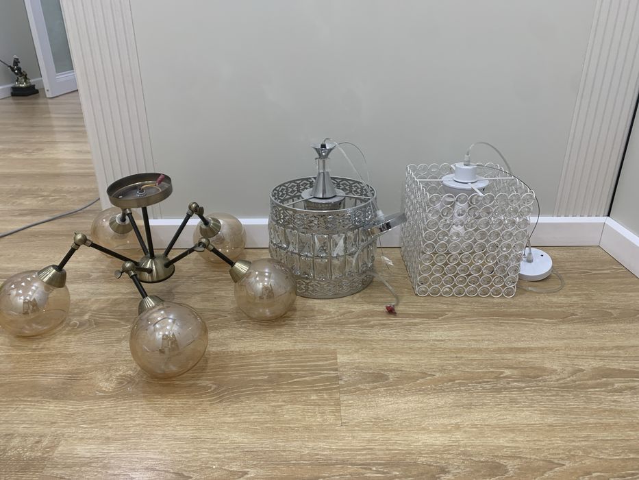 Продам 3 люстры за 10000 окончательно