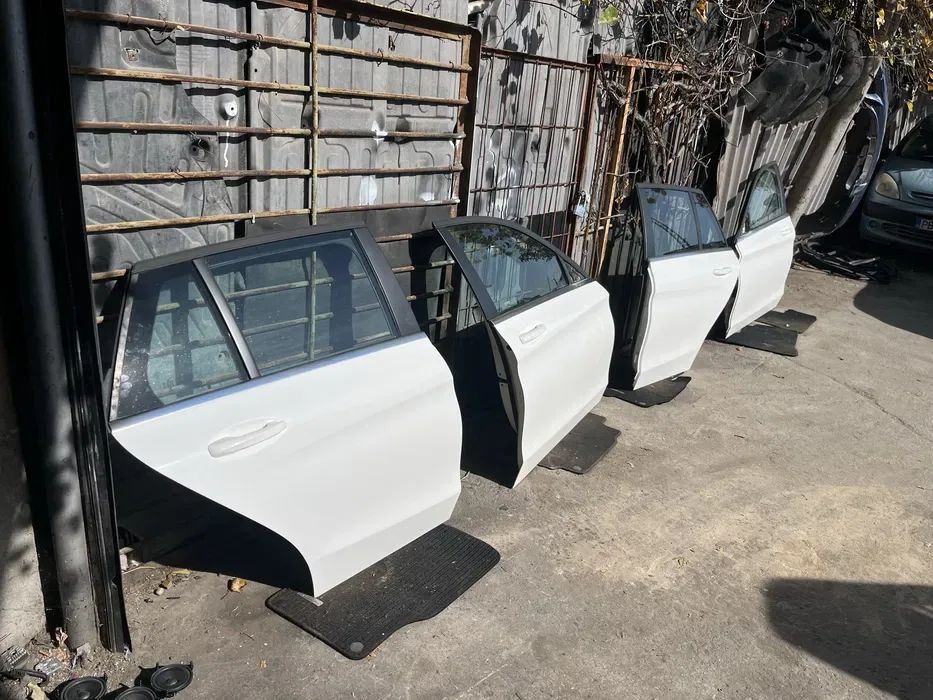 Врати Mercedes C - W205 комби / Врата