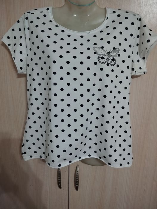 Продам футболку размер 52-54 все в хорошем состоянии