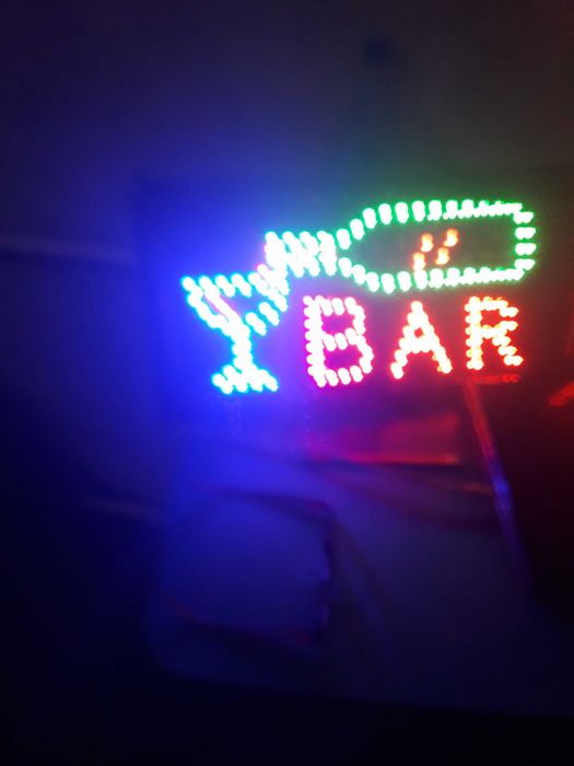 vind firme luminoase de diferite marimi