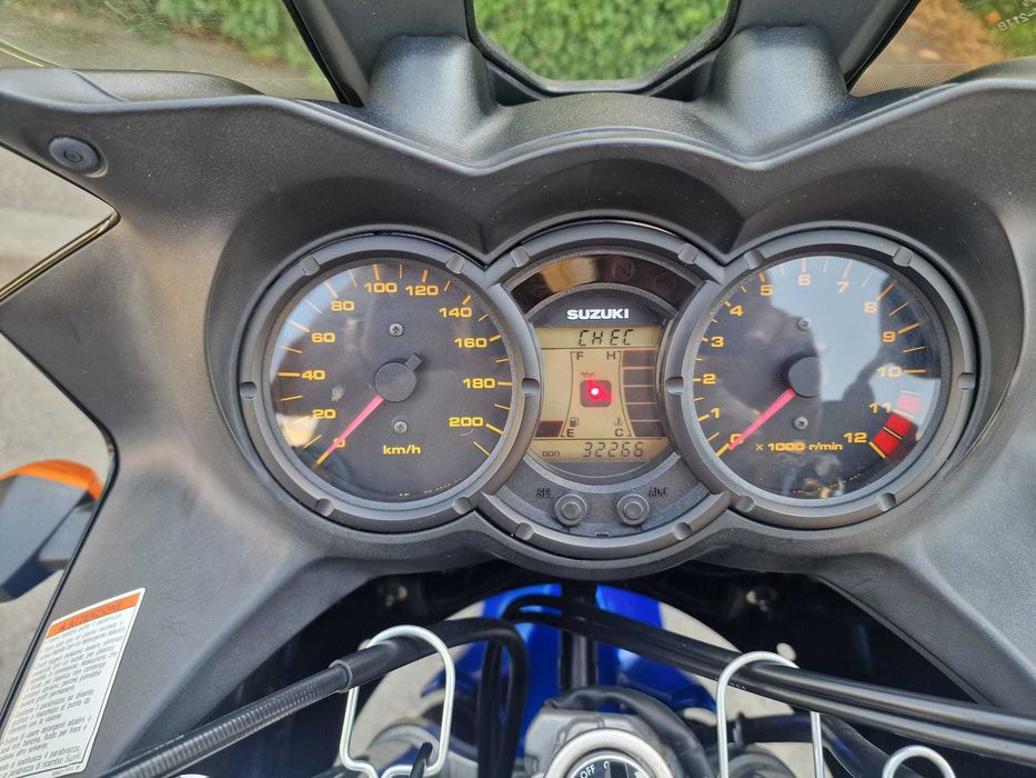 Motocicleta Suzuki V-Strom DL650 A2 • 32.300 km • Primul proprietar • Echipată Touring