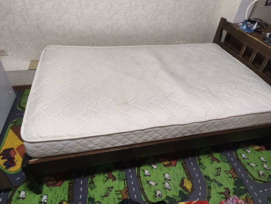 кровать спальная 1.5