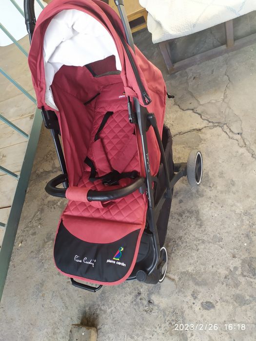 Коляска с сумками очень удобная. Почти новый. Очень хорошим состоянием