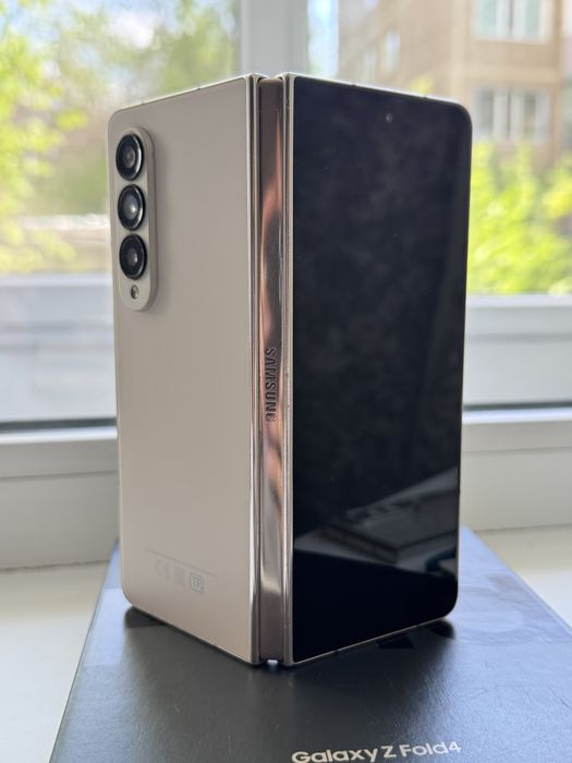 Samsung Galaxy Z Fold 4