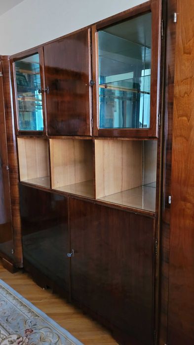 Mobilier din lemn masiv