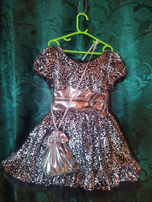 Платье блестящее