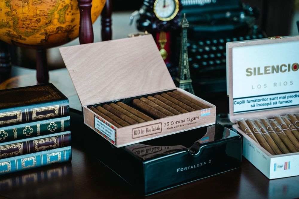 Cigar bar/cognac bar, Gangster's corner