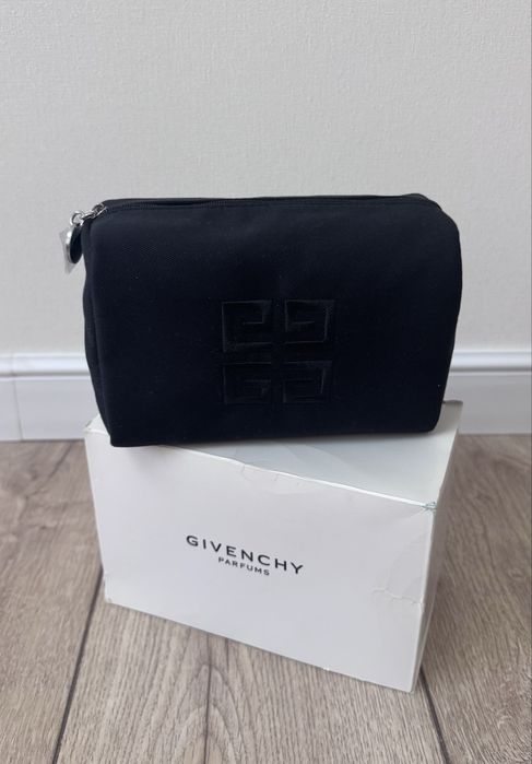 Косметичка Givanchy