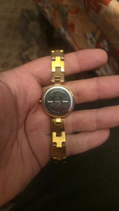 Женски часовник DKNY