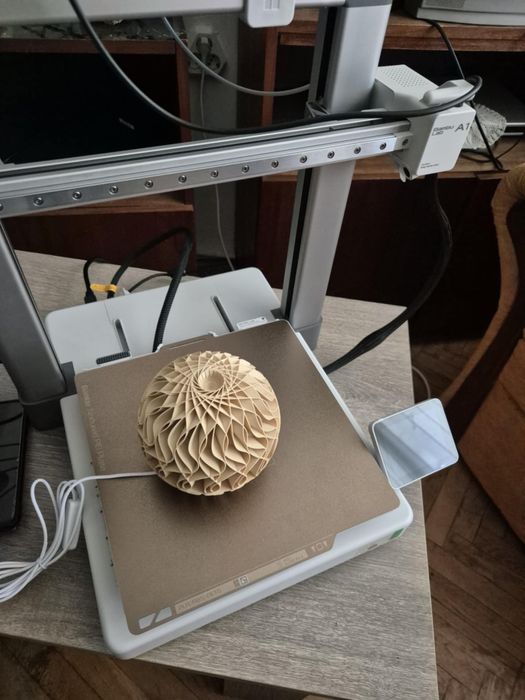 3D принтирана дизайнерска лампа