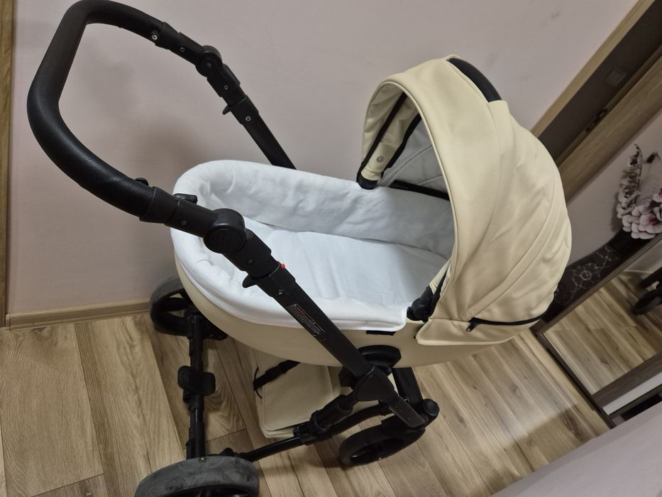 Бебешка количка 3 в 1