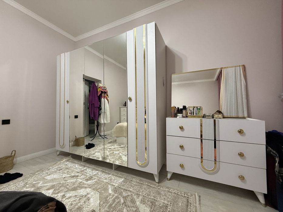 Спальный гарнитур