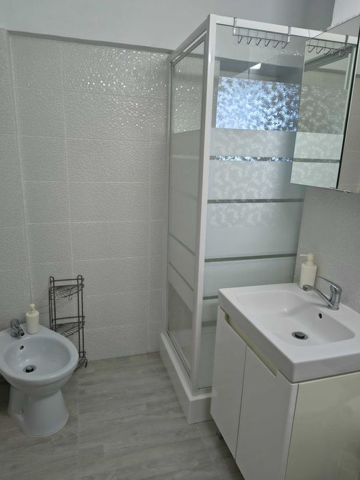 Slanic Moldova, vand apartament mobilat ,3 camere,2 bai,2 balcoane.