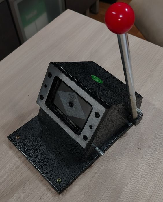 Резак для визиток