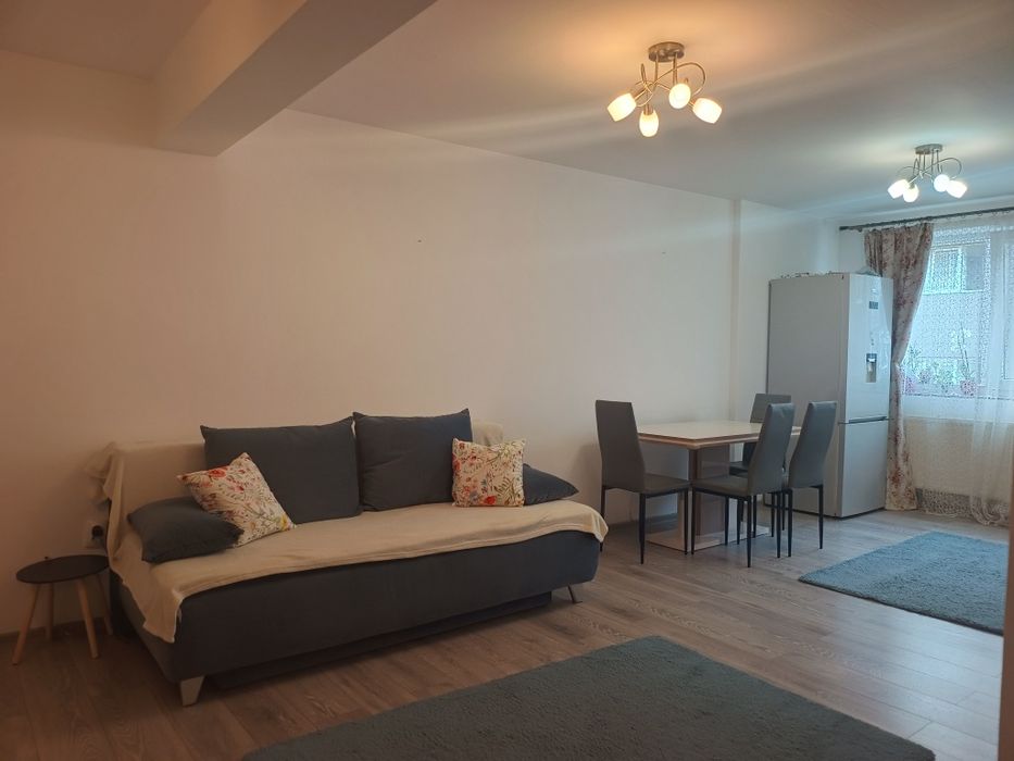 Apartament 46 m2 cu 2 camere si balcon+garaj 18 m2