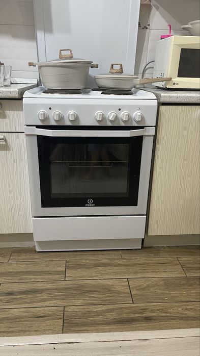 Газовая плита с духовкой