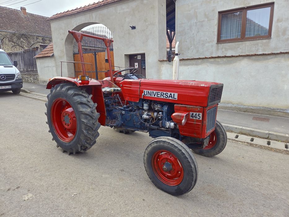 UTB  445 fabricat de Brasov pentru export cutia cu 2 manete