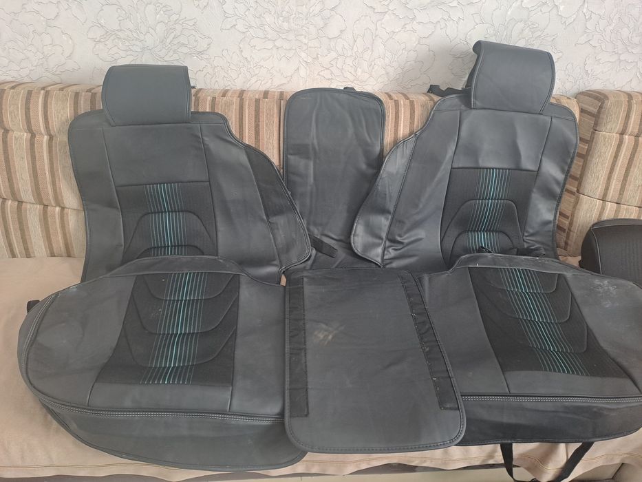 Продам комплект чехлы !!!