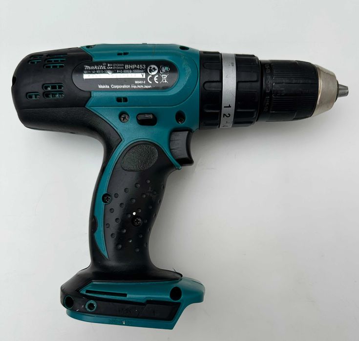 Makita BHP453 - Ударен акумулаторен винтоверт 18V перфектен!