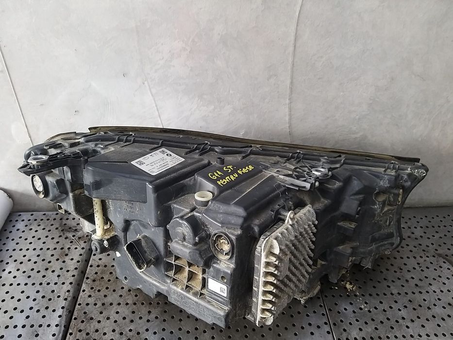 Far stanga bmw seria 7 g11 PENTRU PIESE 8499223-01